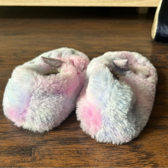 Unicorn Slippers - Picture 3 of 6